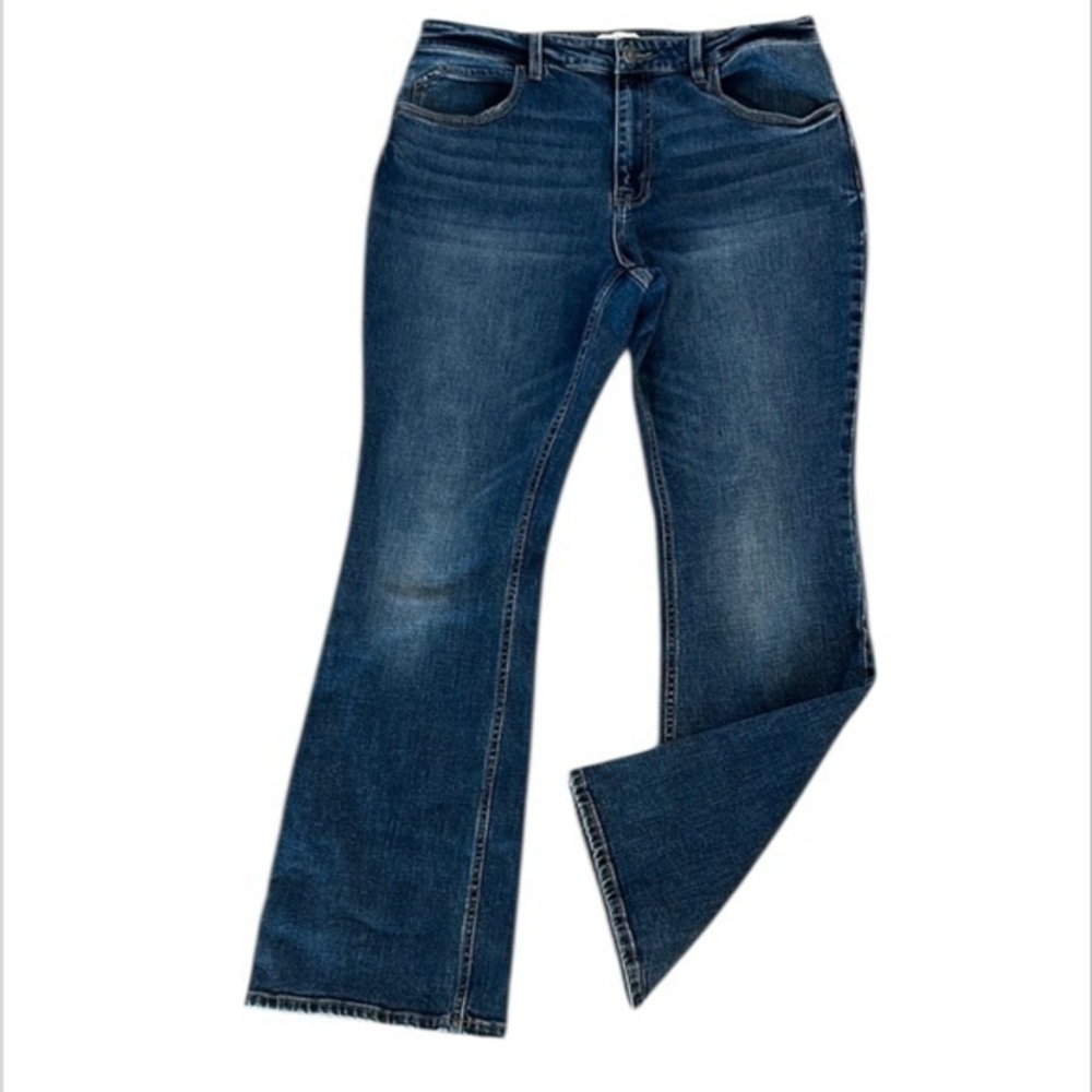 Shyanne high rise boot cut jeans size 33